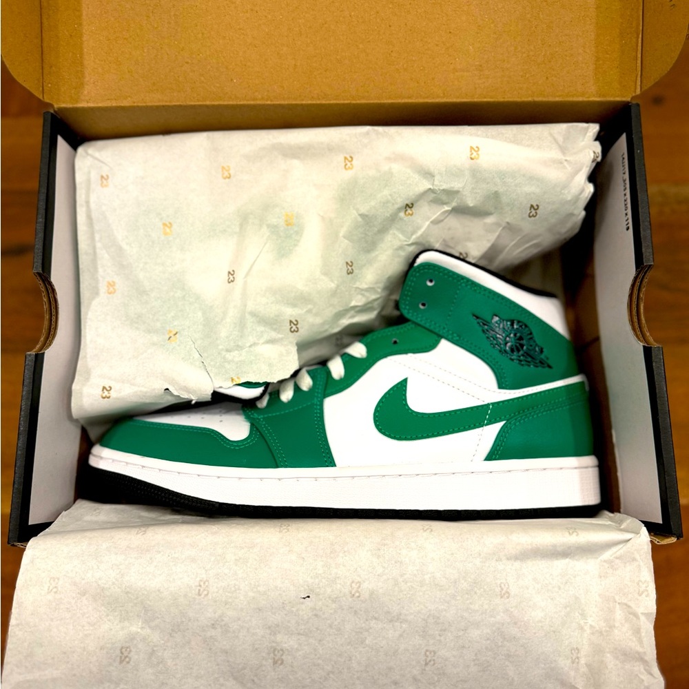 Nike Jordan 1 Mid - Lucky Green.
